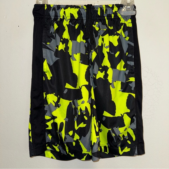 Lot of 2 - Nike Hoodie Top  & Shorts Dri-Fit Youth Size Small Black & Neon - Picture 7 of 12